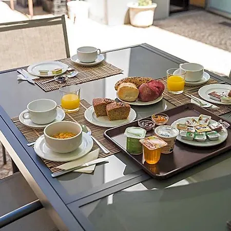 Hotel De 3*